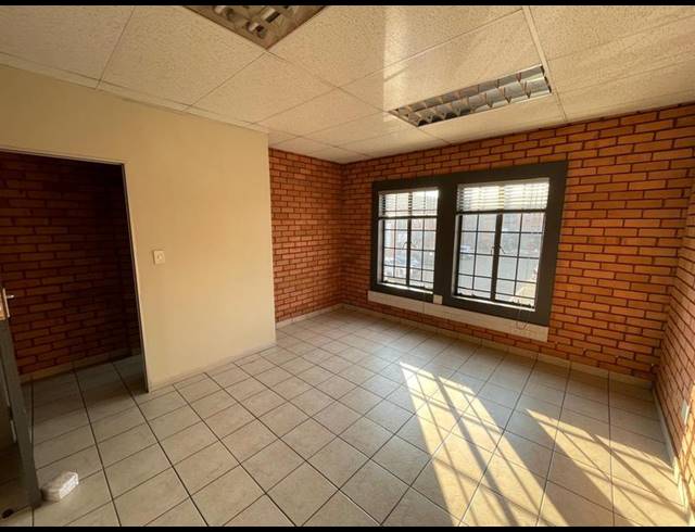 INDUSTRIAL PROPERTY TO RENT IN HENNOPSPARK